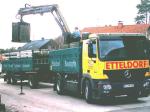  Foto: Baustoff-LKW mit Ladekran 